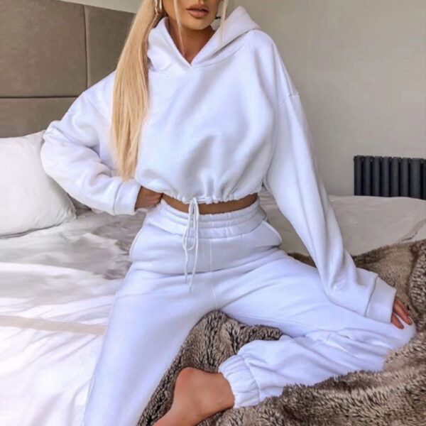 Chic & Comfy: Women's Two-Piece Jogging Suit – Perfect for Fitness & Fashion! - Image 4