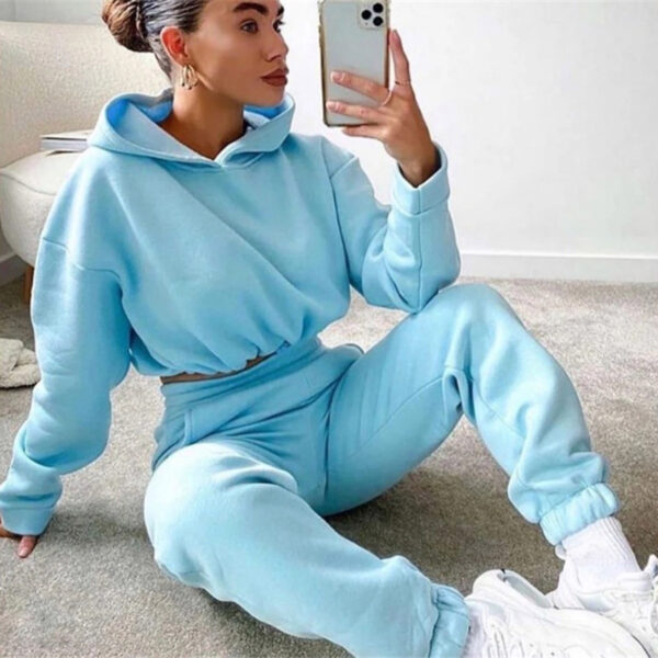 Chic & Comfy: Women's Two-Piece Jogging Suit – Perfect for Fitness & Fashion! - Image 7