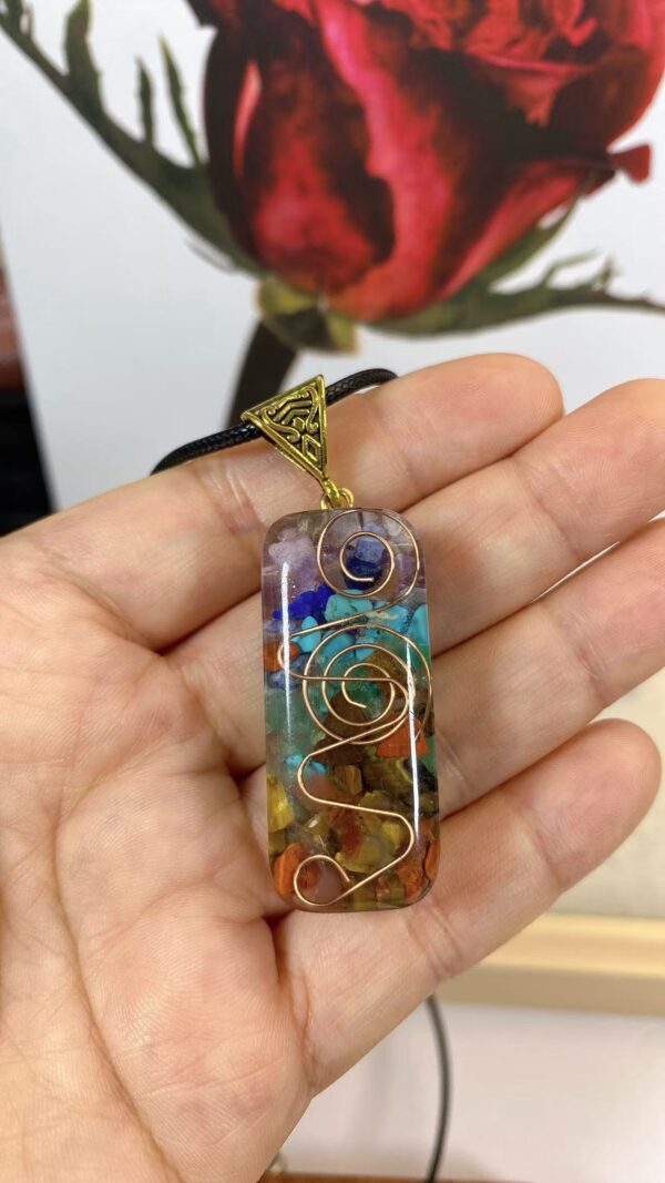 Embrace Your Spirit: Retro Reiki Healing Crystal Pendant Necklace – Natural Stone 7 Chakra Amulet for Yoga and Meditation! - Image 10