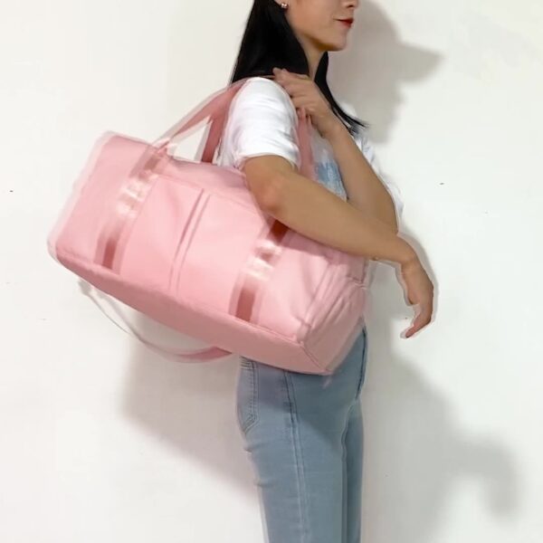 Adventure Ready: Waterproof Fitness Duffel – Perfect Swim & Gym Weekender for On-the-Go Lifestyles! - Image 4